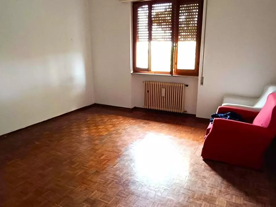 Immagine 13 di Villa in vendita  a Massa