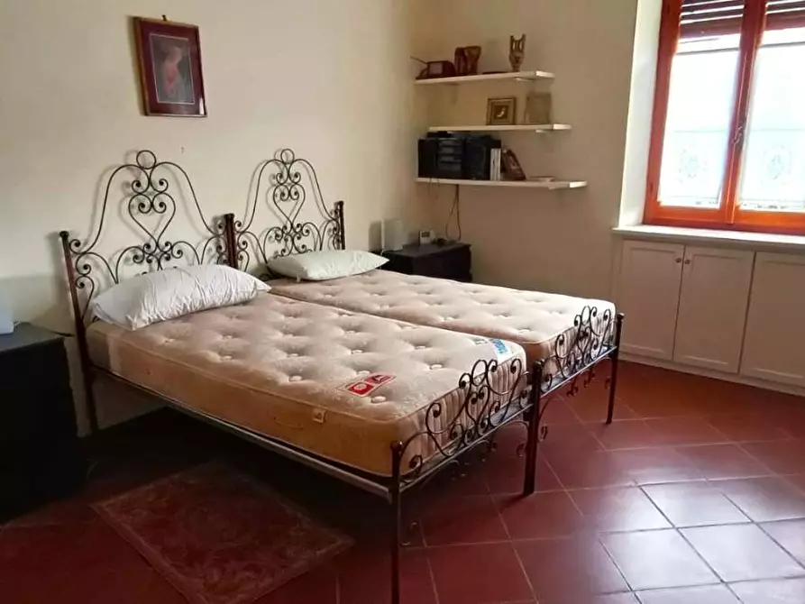 Immagine 14 di Villa in vendita  a Massa