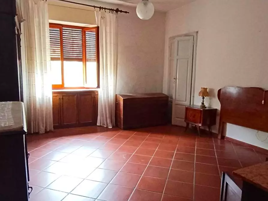 Immagine 10 di Villa in vendita  a Massa