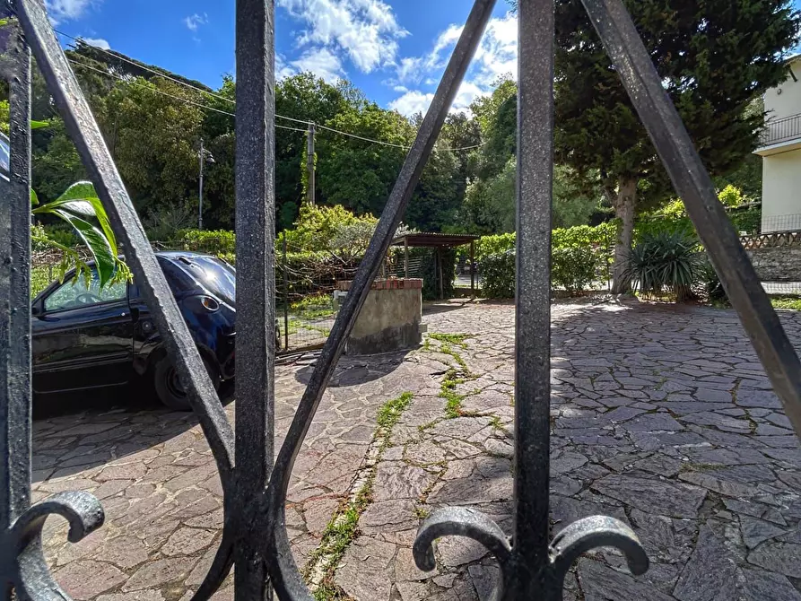 Immagine 5 di Appartamento in vendita  a Livorno