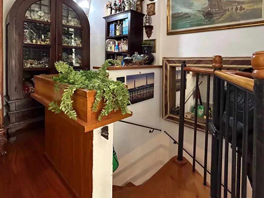 Immagine 10 di Appartamento in vendita  a Livorno