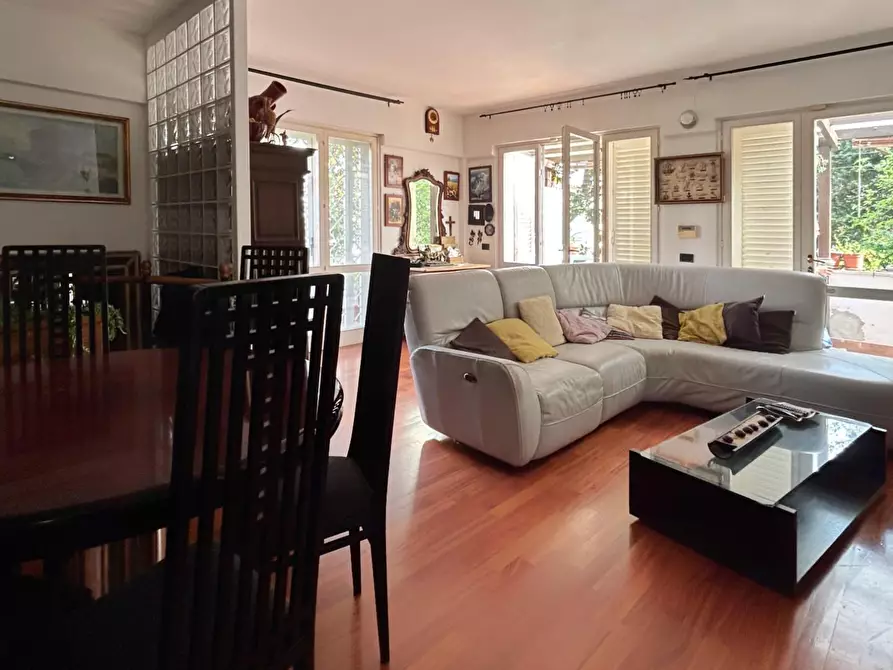 Immagine 8 di Appartamento in vendita  a Livorno