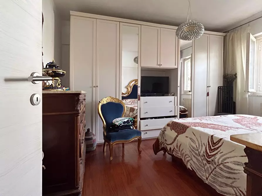 Immagine 13 di Appartamento in vendita  a Livorno