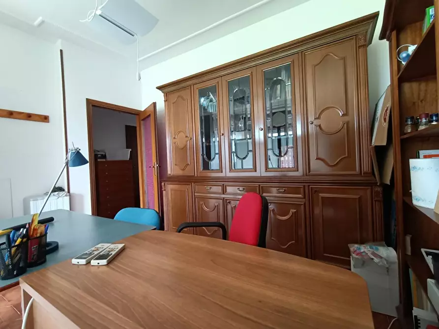 Immagine 11 di Appartamento in vendita  a Pisa