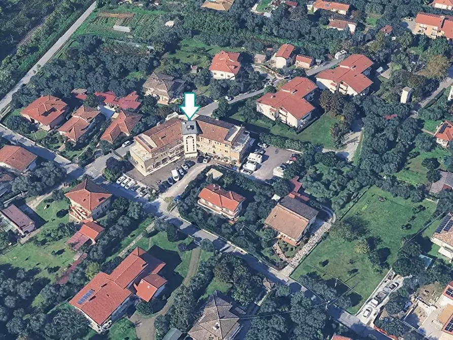 Immagine 2 di Ufficio in vendita  a Montignoso