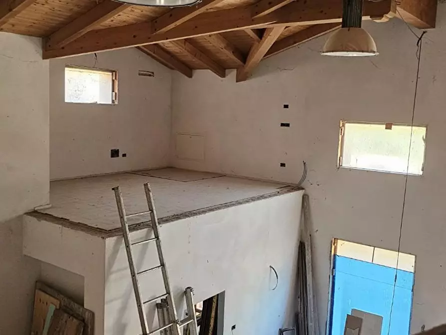 Immagine 4 di Casa bifamiliare in vendita  a Reggio Nell'emilia