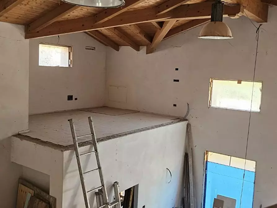 Immagine 15 di Casa bifamiliare in vendita  a Reggio Nell'emilia