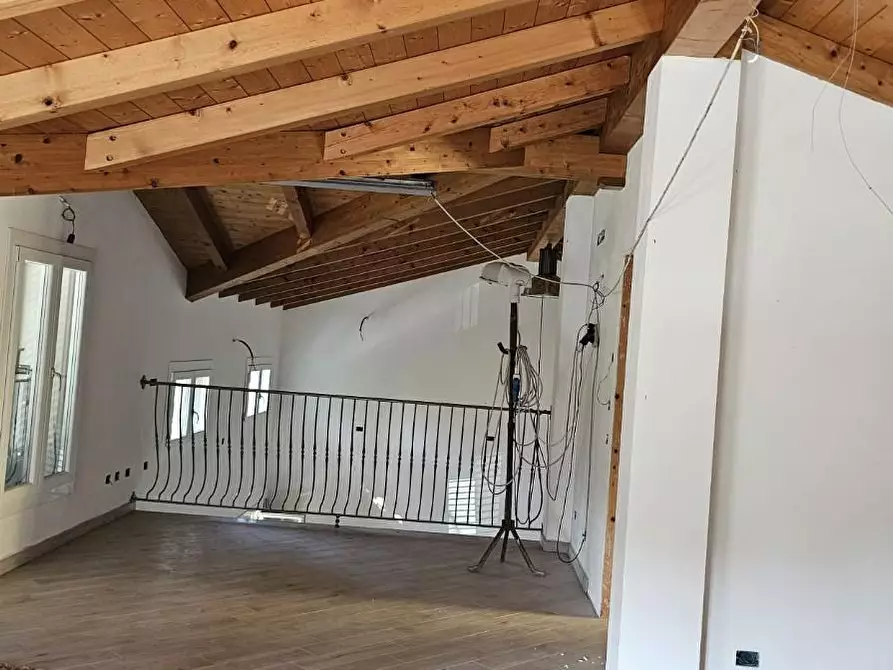 Immagine 13 di Casa bifamiliare in vendita  a Reggio Nell'emilia