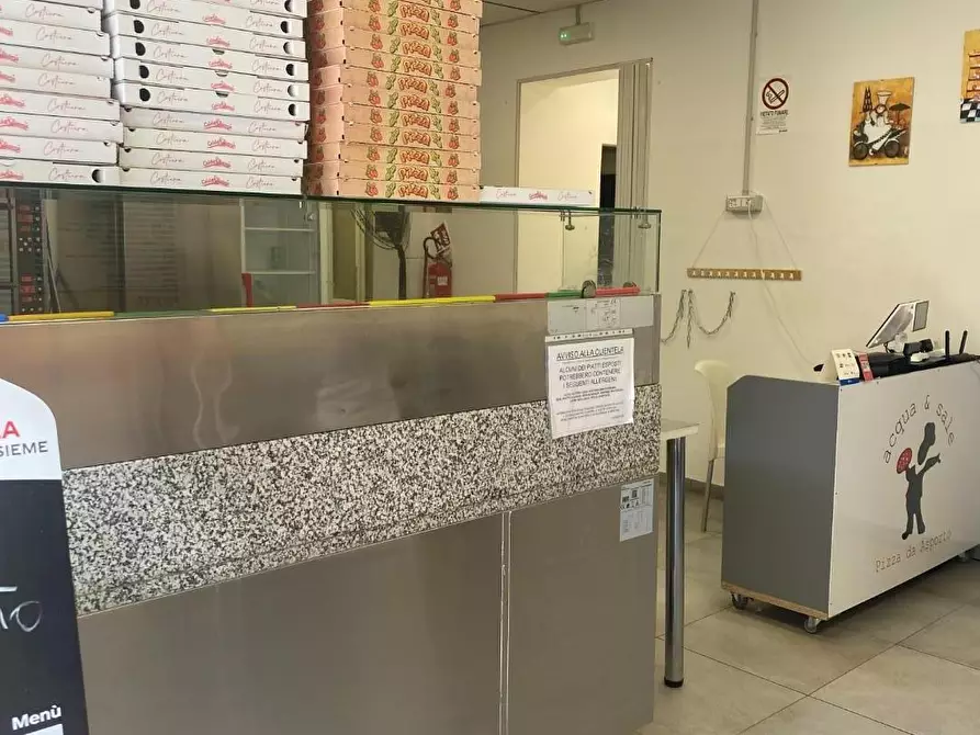 Immagine 2 di Attività commerciale in vendita  a Venaria Reale