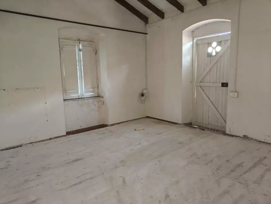 Immagine 11 di Porzione di casa in vendita  a Castelnuovo Magra