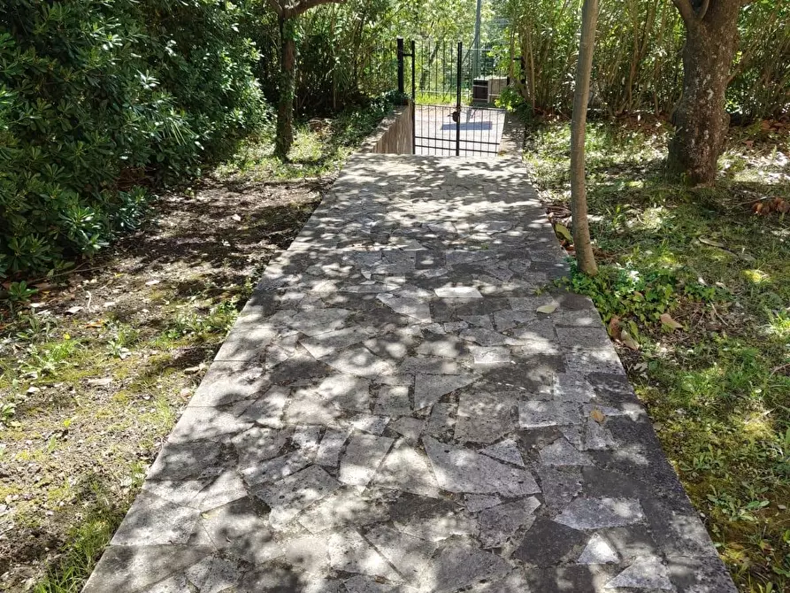 Immagine 2 di Porzione di casa in vendita  a Castelnuovo Magra