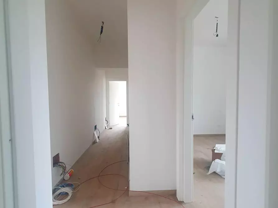 Immagine 16 di Appartamento in vendita  a Lucca