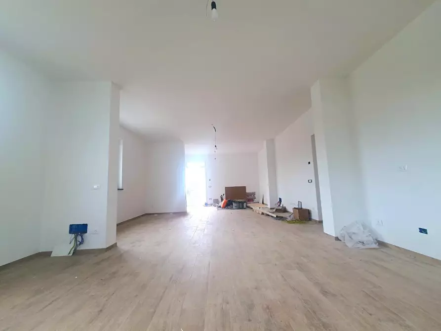 Immagine 8 di Appartamento in vendita  a Lucca