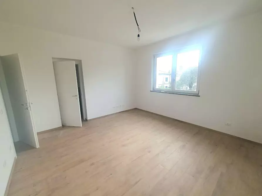 Immagine 26 di Appartamento in vendita  a Lucca