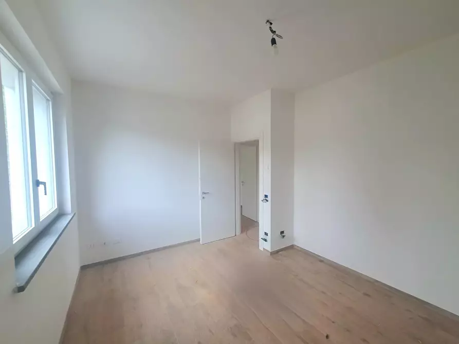 Immagine 18 di Appartamento in vendita  a Lucca