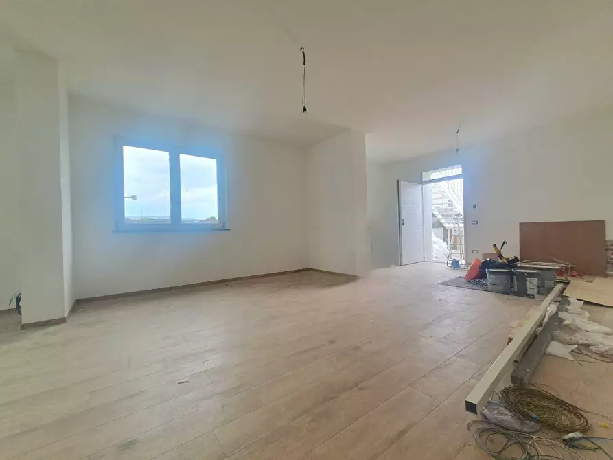 Immagine 4 di Appartamento in vendita  a Lucca