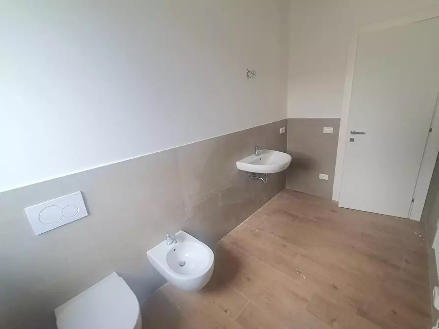 Immagine 24 di Appartamento in vendita  a Lucca