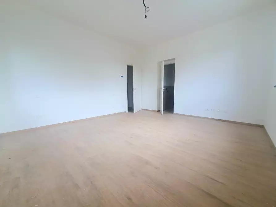 Immagine 28 di Appartamento in vendita  a Lucca