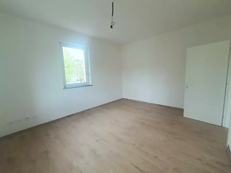 Immagine 15 di Appartamento in vendita  a Lucca