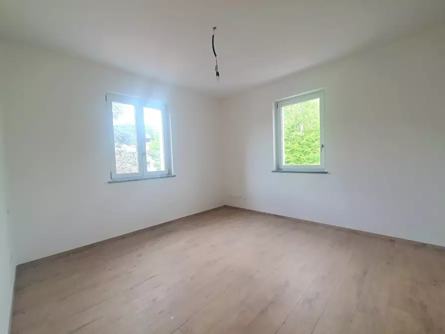 Immagine 12 di Appartamento in vendita  a Lucca