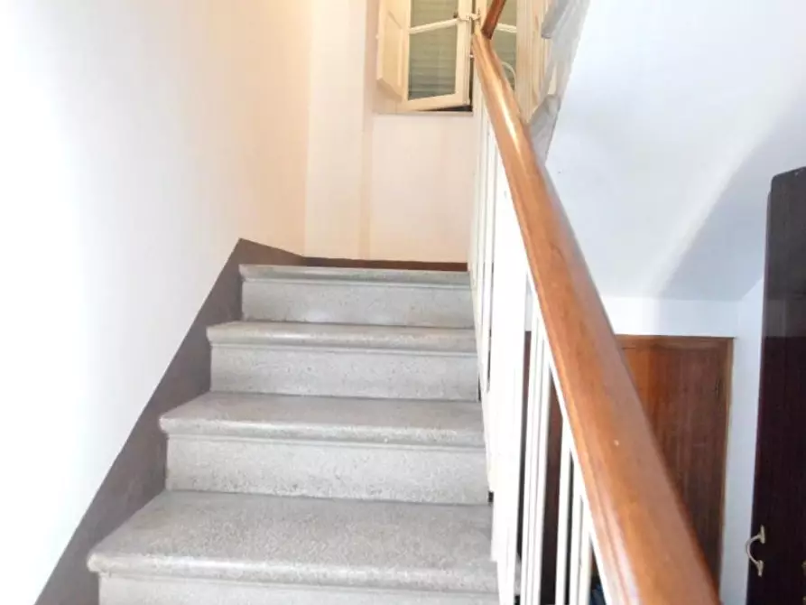 Immagine 5 di Casa bifamiliare in vendita  a Capannori