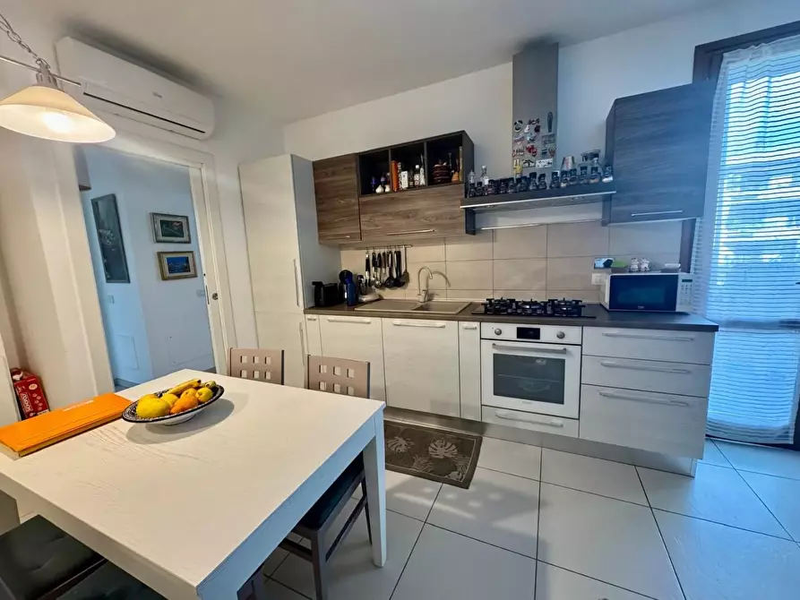 Immagine 2 di Appartamento in vendita  a Lastra A Signa