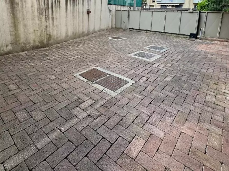 Immagine 21 di Appartamento in vendita  a Lastra A Signa