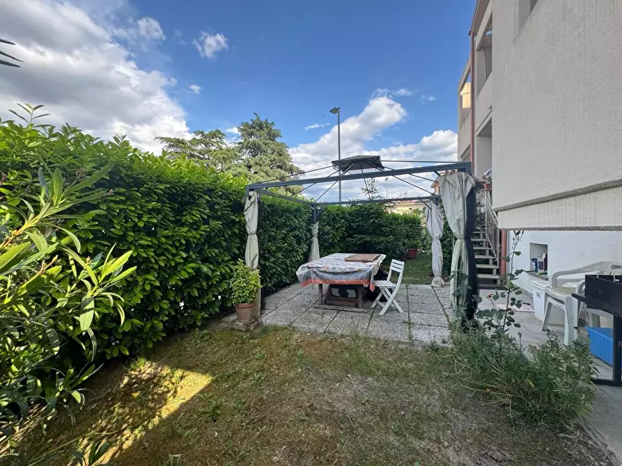 Immagine 17 di Appartamento in vendita  a Lastra A Signa