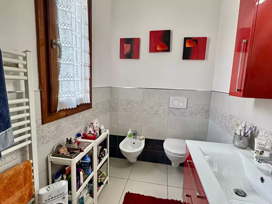 Immagine 6 di Appartamento in vendita  a Lastra A Signa