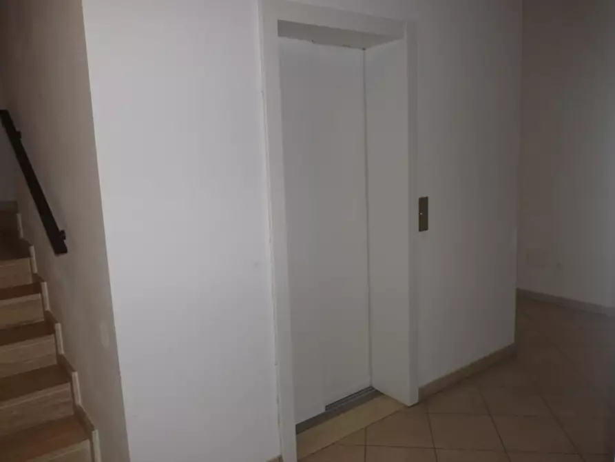 Immagine 17 di Appartamento in vendita  a Rosignano Marittimo