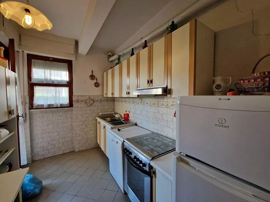 Immagine 4 di Appartamento in vendita  a Montignoso