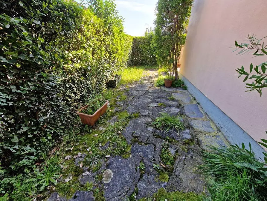 Immagine 14 di Appartamento in vendita  a Montignoso