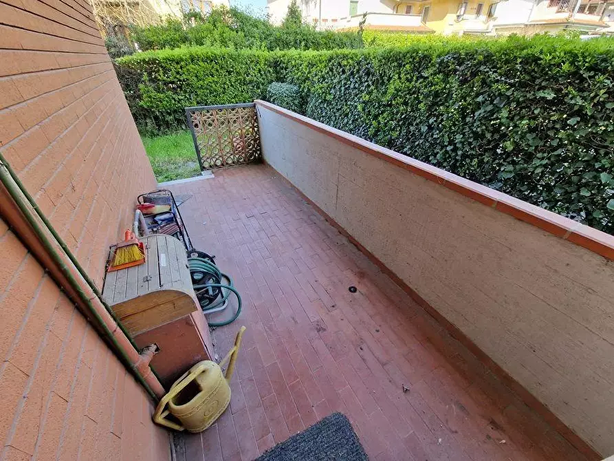 Immagine 12 di Appartamento in vendita  a Montignoso