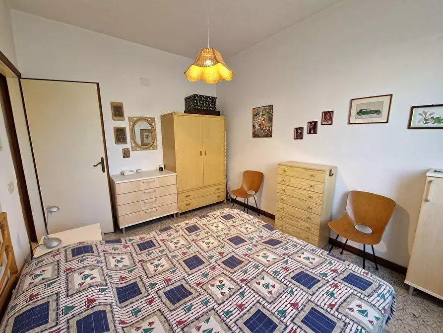 Immagine 10 di Appartamento in vendita  a Montignoso