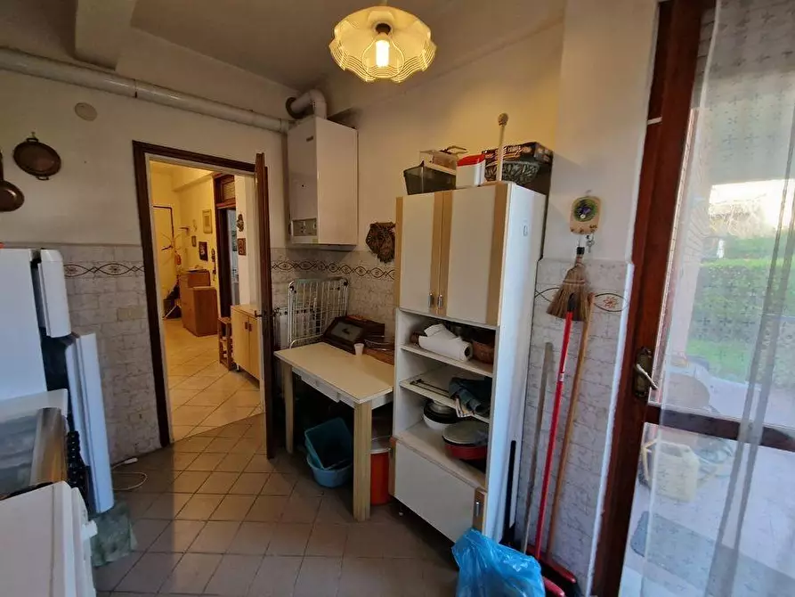 Immagine 5 di Appartamento in vendita  a Montignoso