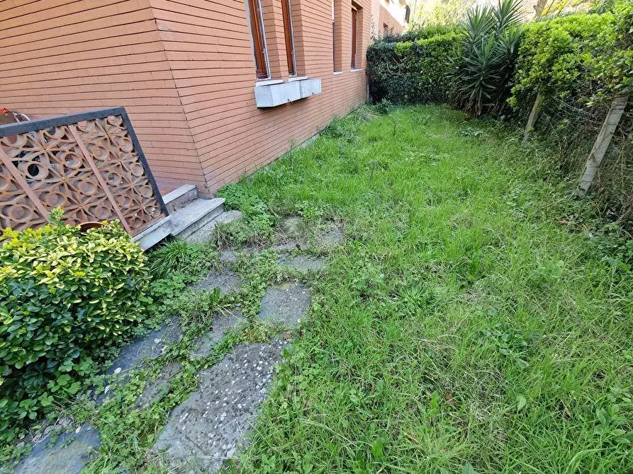 Immagine 16 di Appartamento in vendita  a Montignoso