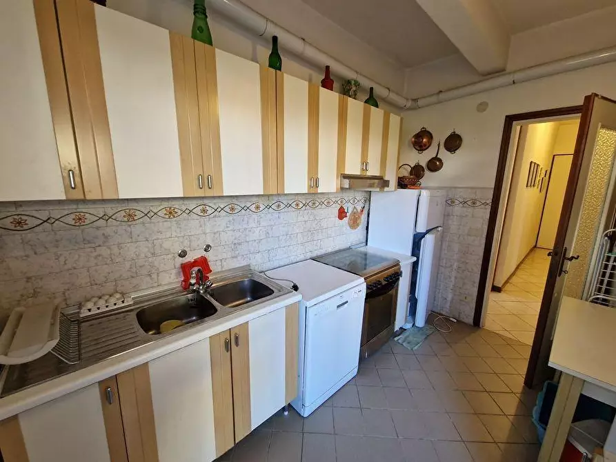 Immagine 6 di Appartamento in vendita  a Montignoso