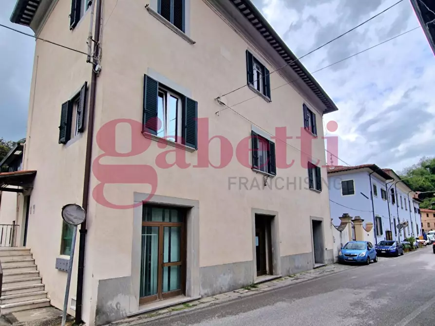 Immagine 14 di Locale commerciale in vendita  a San Giuliano Terme