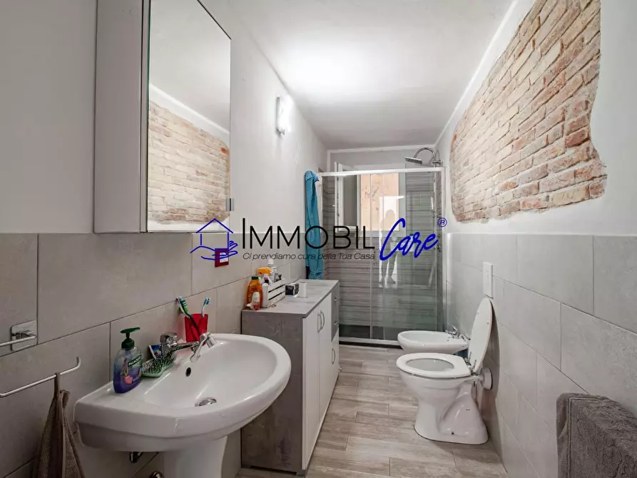 Immagine 16 di Appartamento in vendita  a Livorno