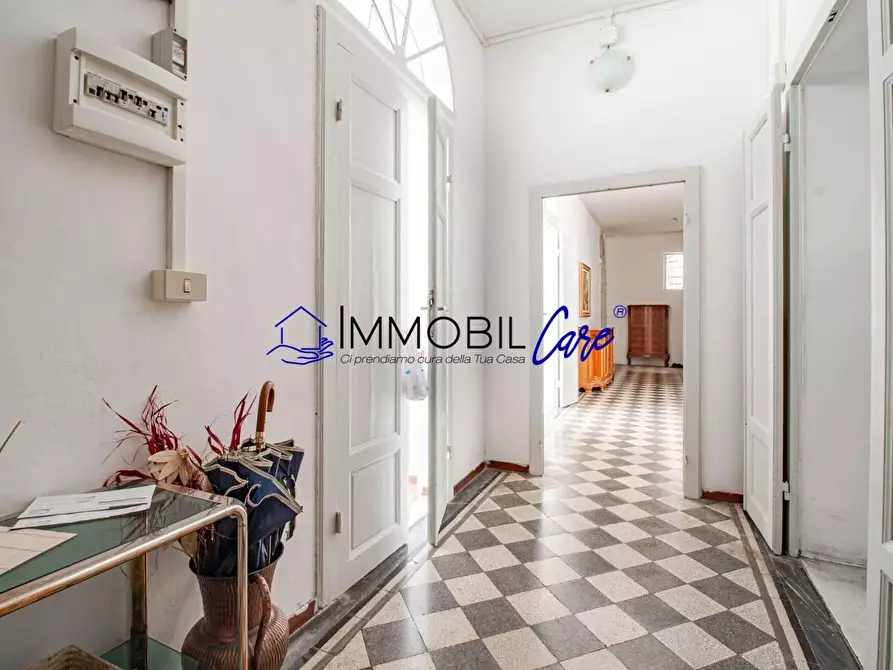 Immagine 11 di Appartamento in vendita  a Livorno