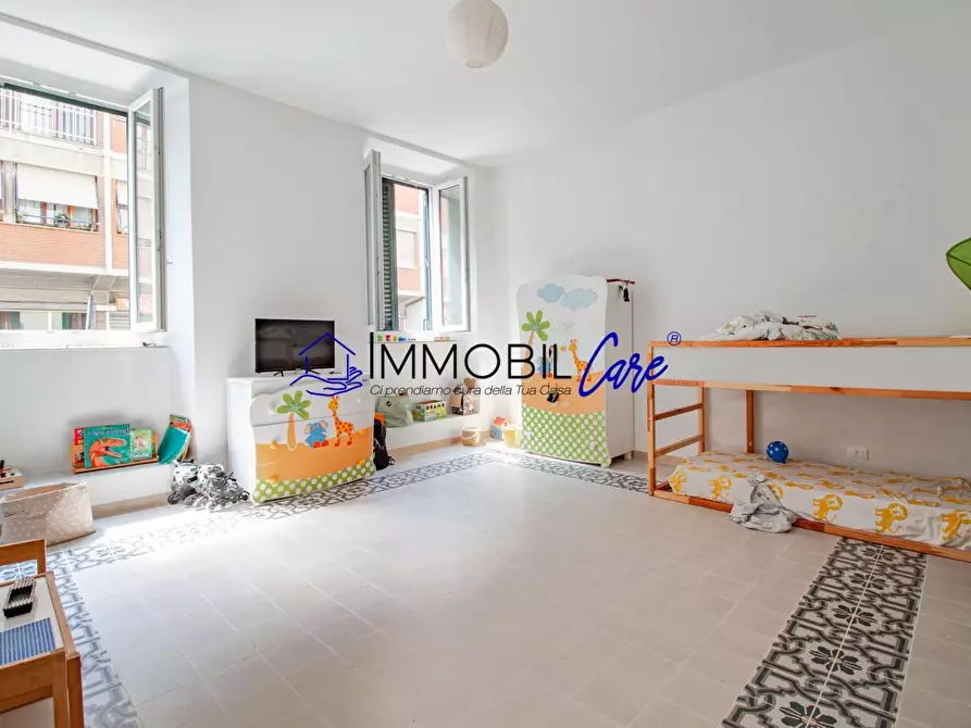 Immagine 13 di Appartamento in vendita  a Livorno