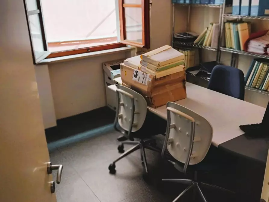 Immagine 11 di Ufficio in vendita  a Pisa