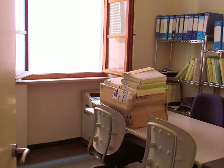 Immagine 18 di Ufficio in vendita  a Pisa