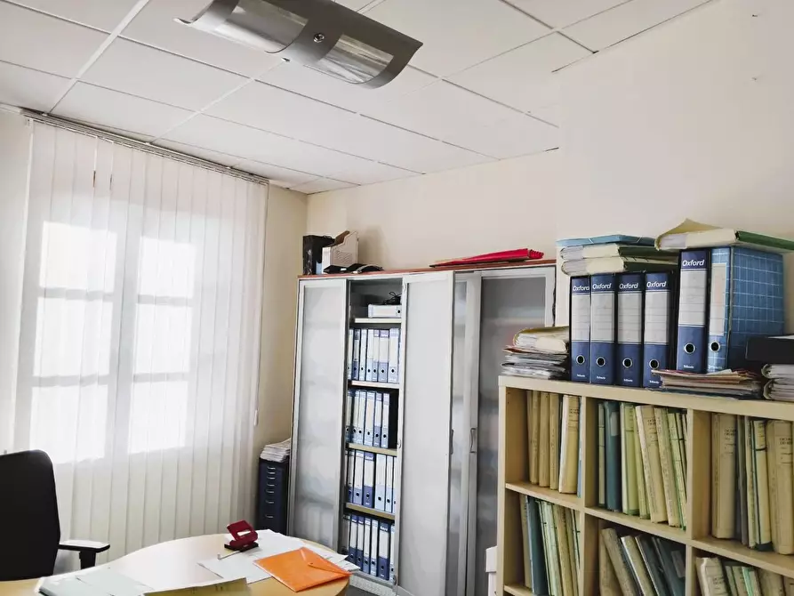 Immagine 6 di Ufficio in vendita  a Pisa