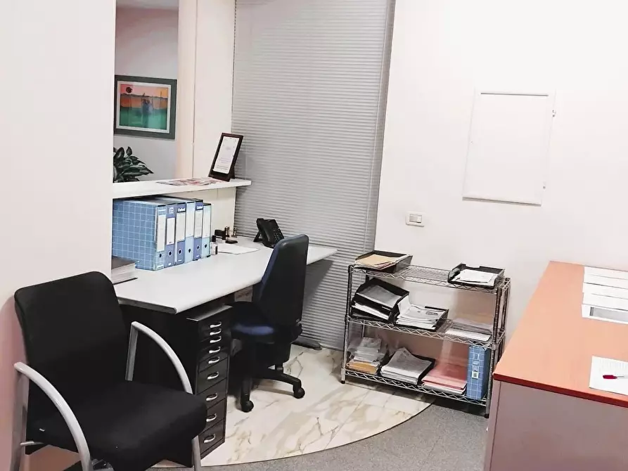 Immagine 5 di Ufficio in vendita  a Pisa