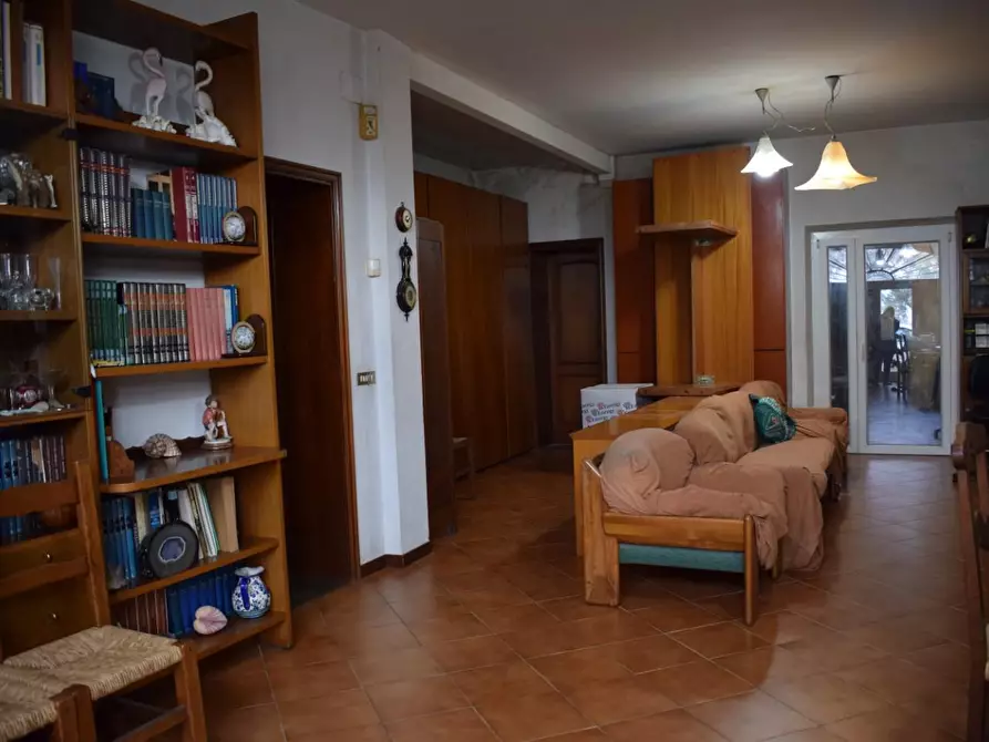 Immagine 6 di Casa colonica in vendita  a Calci