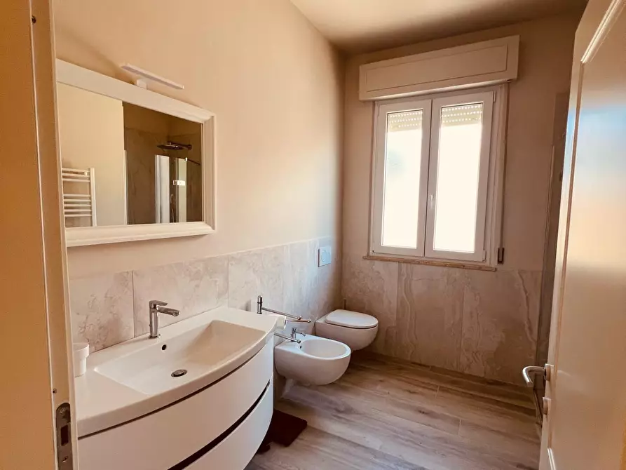 Immagine 4 di Appartamento in vendita  a Cecina