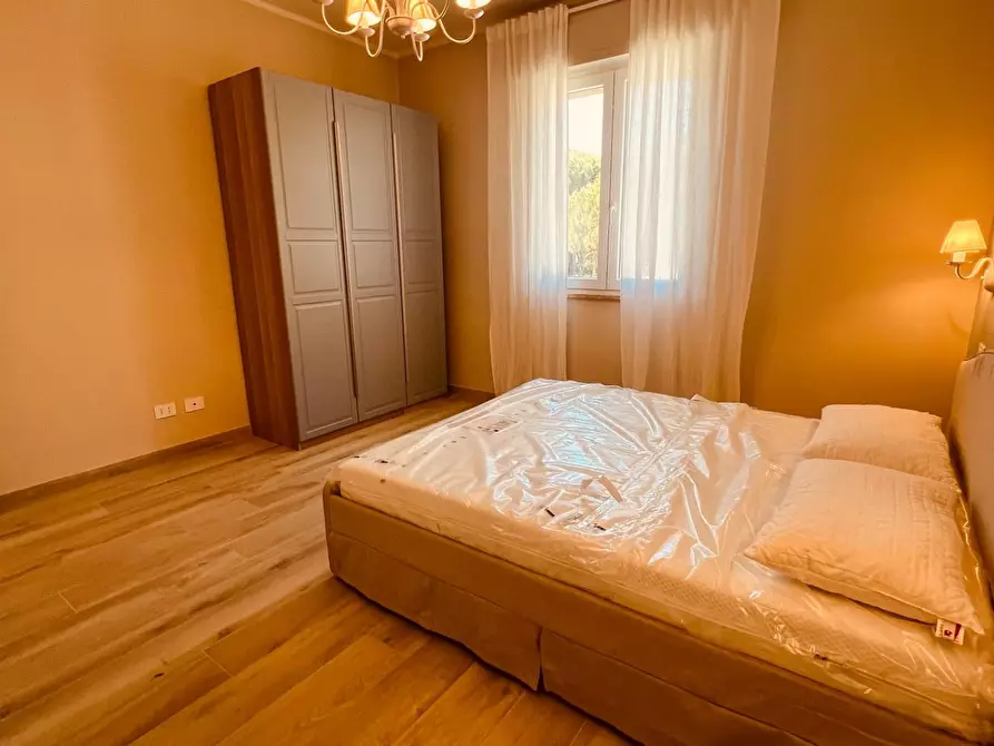 Immagine 12 di Appartamento in vendita  a Cecina