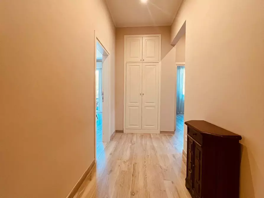 Immagine 2 di Appartamento in vendita  a Cecina