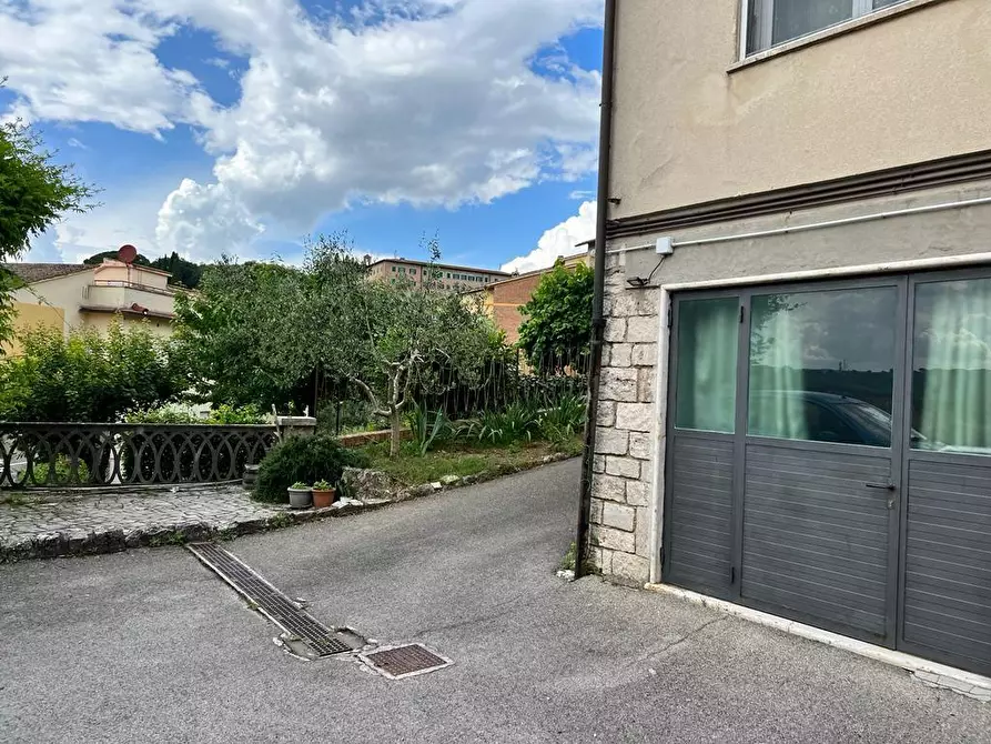 Immagine 22 di Appartamento in vendita  a Siena